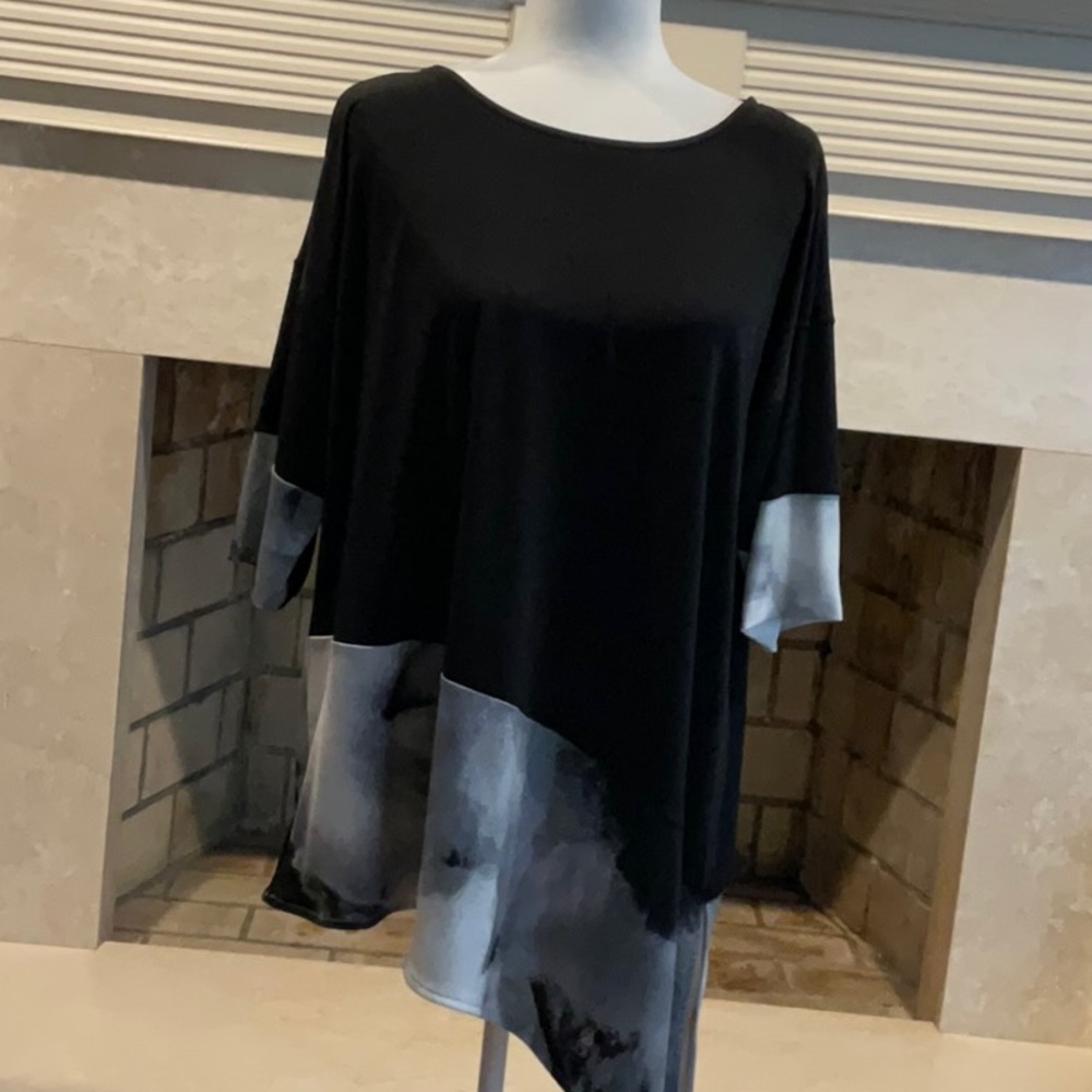 Black and Gray Asymmetrical Top